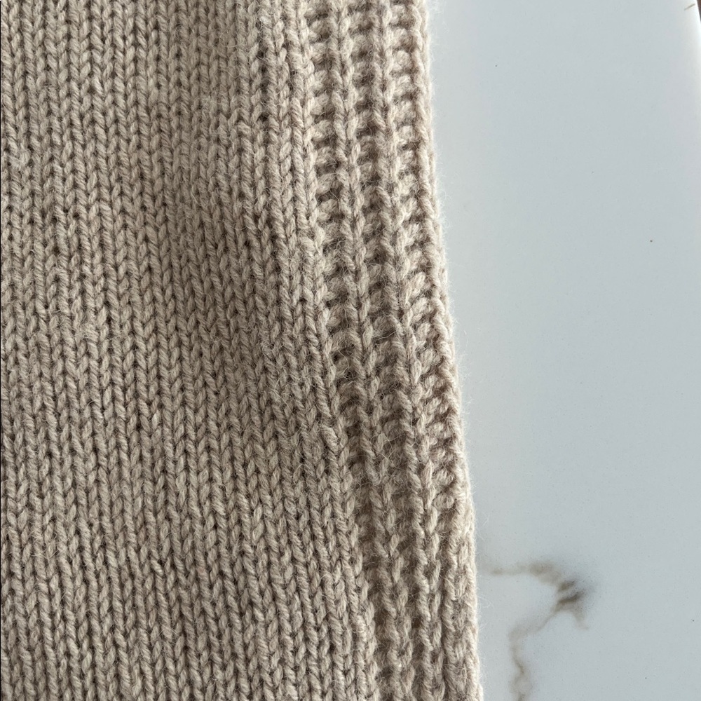 Vince oversized drop shoulder wool yak long V-Neck Sweater size M - Picture 8 of 12